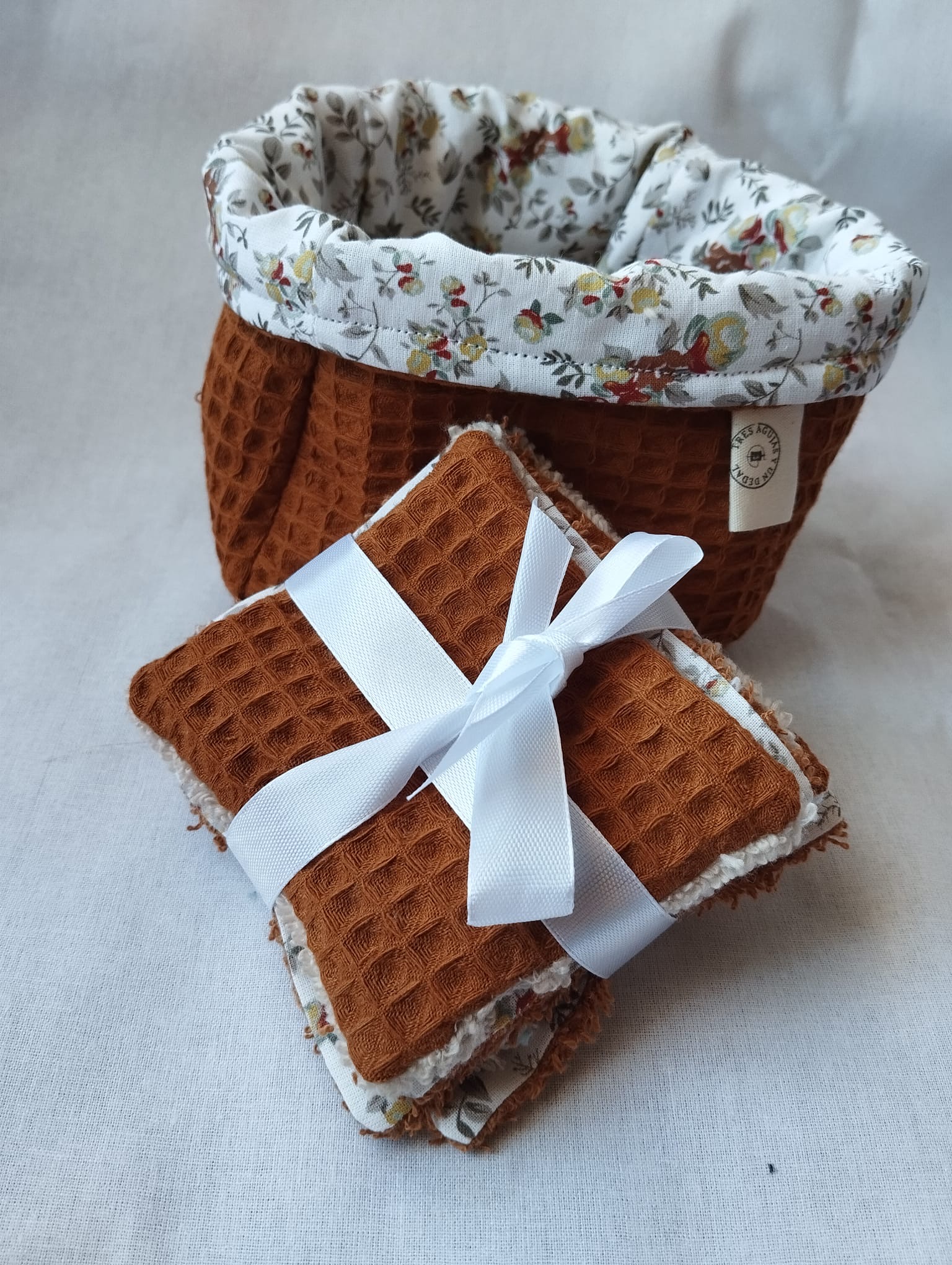 Cesta de toallitas ecológicas – Marron con flores